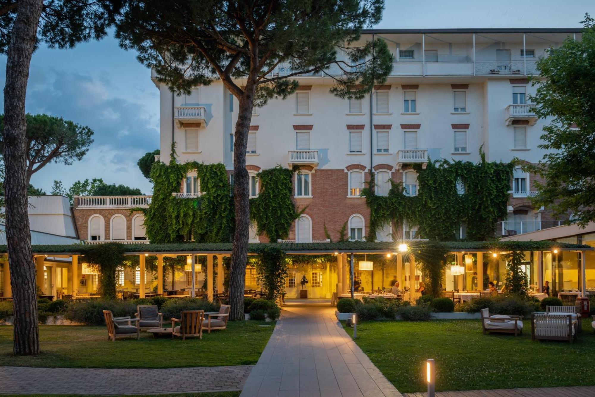 Marepineta Resort Milano Marittima Eksteriør billede